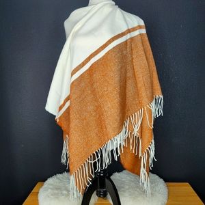 Francesca's / Do Everything in Love  Poncho